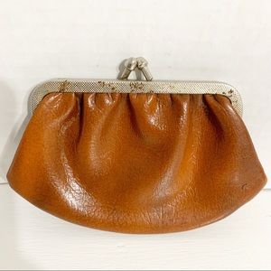 Vintage Unbranded Smooth Leather Change Purse with Kiss Lock Closure Light Brown